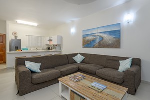 Four Bedroom Apartment with Patio (5)