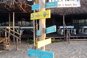 Neptunes Beach Bar (18)