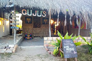 Gujus Sunset Bar (10)