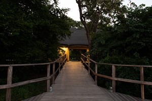 Muzimu Lodge Exterior (8)